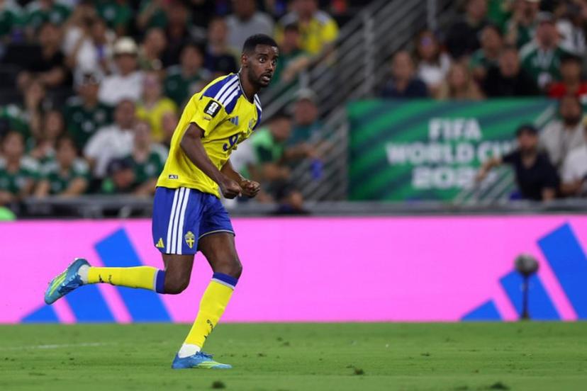Sweden's forward #09 Alexander Isak celebrates scoring his team's second goal during the 2026 World Cup Group F football match between Sweden and Tunisia at the Monterrey Stadium in Guadalupe on June 14, 2026. Julio Cesar AGUILAR / AFP