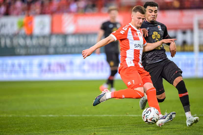 Kortrijk's Ilan Hurtevent and Rwdm's Ali Loune fight for the ball during a soccer game between KV Kortrijk and RWDM Brussels, Friday 17 April 2026 in Kortrijk, on day 34 of the 2025-2026 'Challenger Pro League' 1B second division of the Belgian championship. BELGA PHOTO DAVID PINTENS