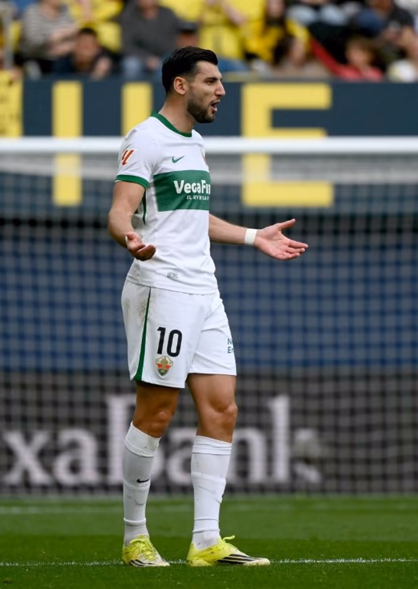 Elche's Spanish forward #10 Rafa Mir reacts during the Spanish league football match between Villarreal CF and Elche CF at La Ceramica Stadium in Vila-real on March 8, 2026. JOSE JORDAN / AFP