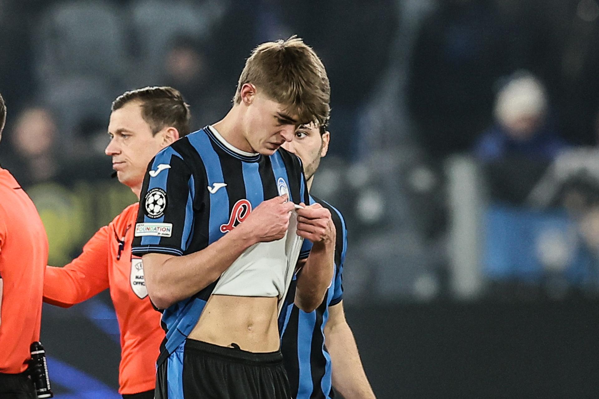 Atalanta's Charles De Ketelaere looks dejected after a soccer game between Italian Atalanta BC Bergamo and Belgian Club Brugge KV, on Tuesday 18 February 2025 in Bergamo, Italy, the return leg of the Knockout phase play-offs of the UEFA Champions League competition. BELGA PHOTO BRUNO FAHY