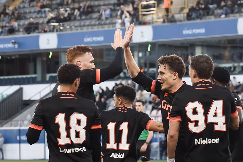 Standard's players celebrate after scoring during a soccer match between Oud-Heverlee Leuven and Standard de Liege, Saturday 04 April 2026 in Leuven, on the first day of the Europe Play-offs (PO2) of the 2025-2026 'Jupiler Pro League' first division of the Belgian championship. BELGA PHOTO BRUNO FAHY