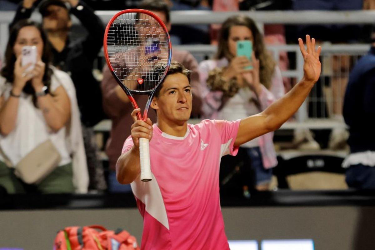 Argentina's Sebastian Baez celebrates his victory over Argentina's Camilo Ugo Carabelli during their ATP Santiago Open men's semi-final singles match at the Club San Carlos de Apoquindo in Santiago on March 1, 2025. Javier TORRES / AFP