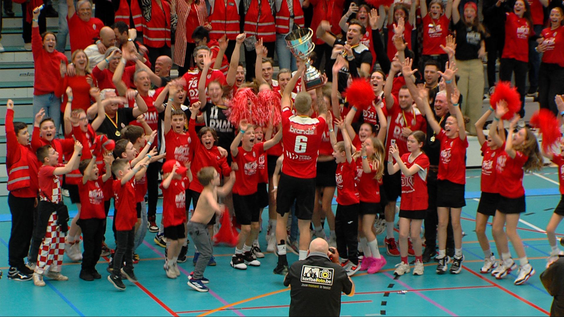 De hoogtepunten uit de waanzinnige zaalfinale anno 2024 tussen Floriant Merelbeke vs Borgerhout GW