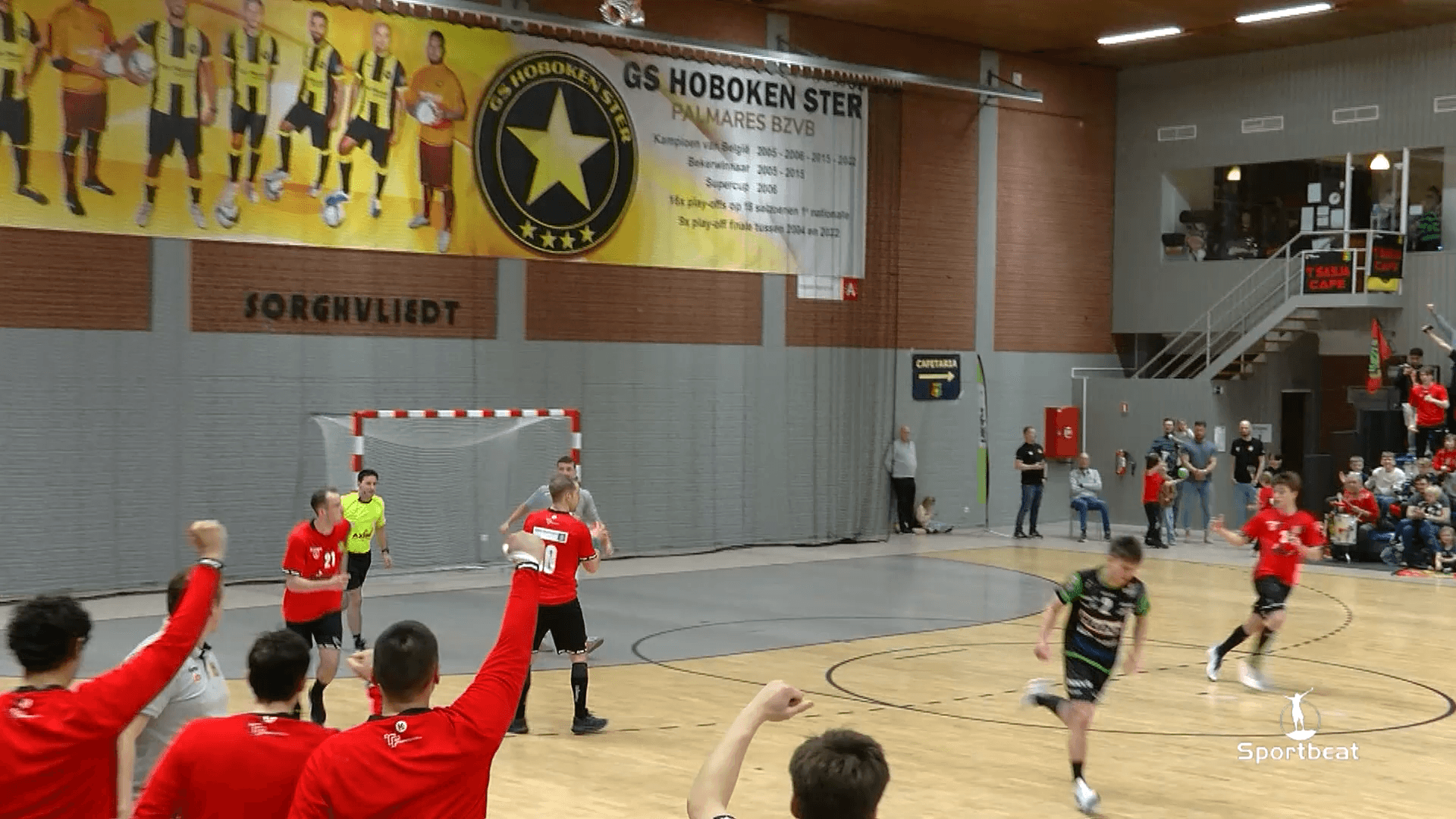 Sasja als tweede naar play-offs na winst op Doornik