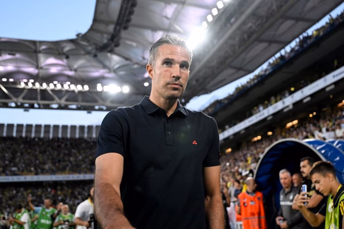Feyenoord's Dutch head coach Robin Van Persie looks on during the UEFA Champions League 3rd round second leg football match between Fenerbahce (TUR) and Feyenoord (NED) at the Fenerbahçe Sükrü Saracoglu Sport Complex in Istanbul on August 12, 2025. Ozan KOSE / AFP