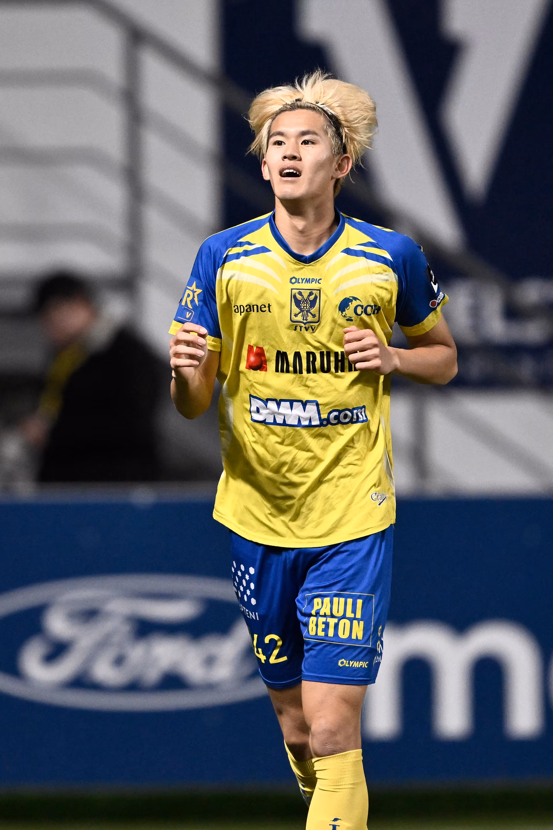 STVV's Keisuke Goto celebrates after scoring during a soccer match between Sint-Truidense V.V. and Standard de Liege, Sunday 09 November 2025 in Sint-Truiden, on day 14 of the 2025-2026 'Jupiler Pro League' first division of the Belgian championship. BELGA PHOTO JOHAN EYCKENS