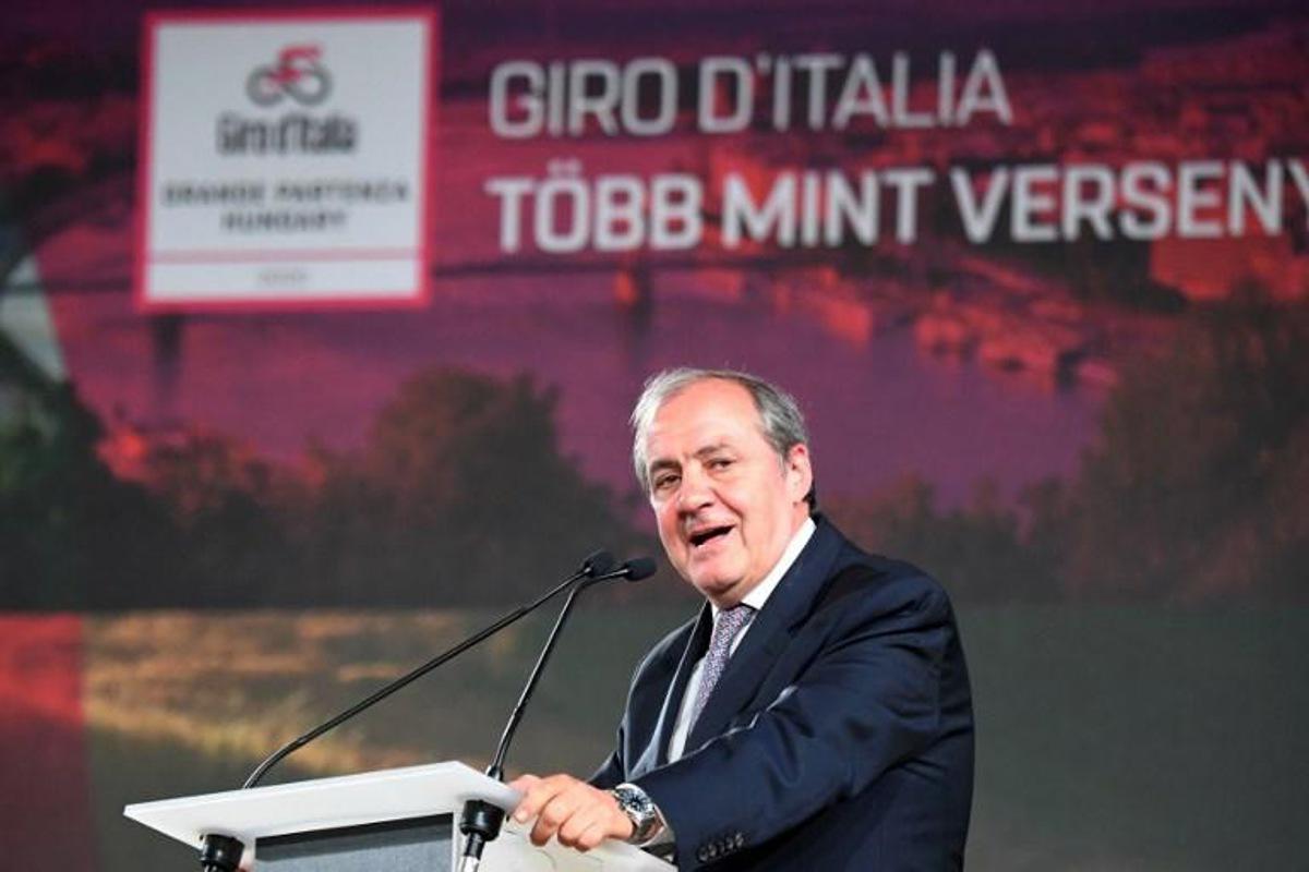 Italian Cycling Manager Mauro Vegni of the RCS Sport announces the new start city of the 2020 Giro d¿Italia to be Budapest during a ceremony in the Italian cultural centre of Budapest on April 15, 2019. The 2021 Giro d¿Italia is already due to start in Sicily and this year¿s Giro will start in Bologna on May 11. ATTILA KISBENEDEK / AFP