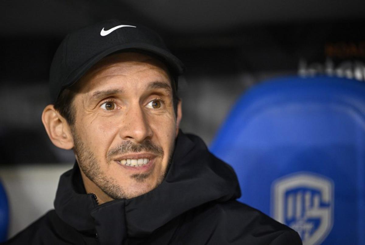 SC Freiburg's German coach Julian Schuster looks on uring the UEFA Europa League last 16 first leg football match between Krc Genk and Sc Freiburg at the Fenix Stadium in Genk on March 12, 2026. JOHN THYS / AFP