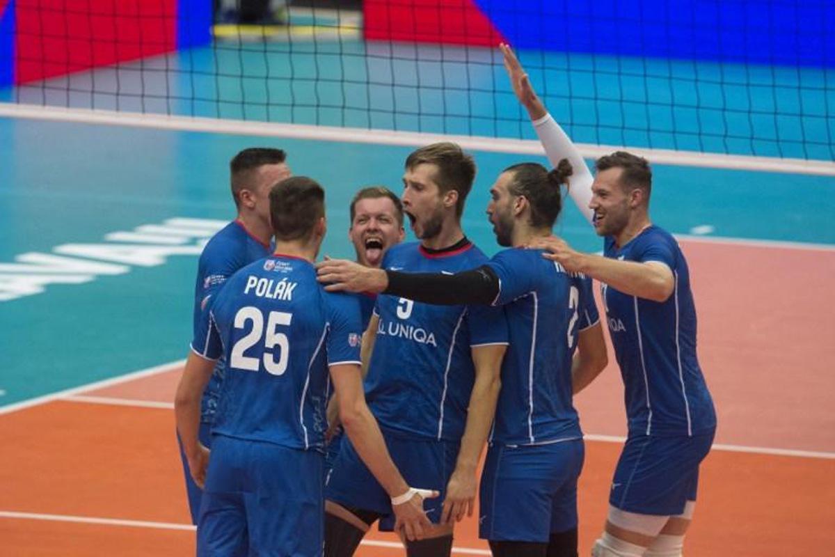 Players of the Czech Republic celebrate scoring during the EuroVolley 2021 Men Round of last 16 match between the Czech Republic and France on September 13, 2021 in Ostrava, Czech Republic. Michal CIZEK / AFP